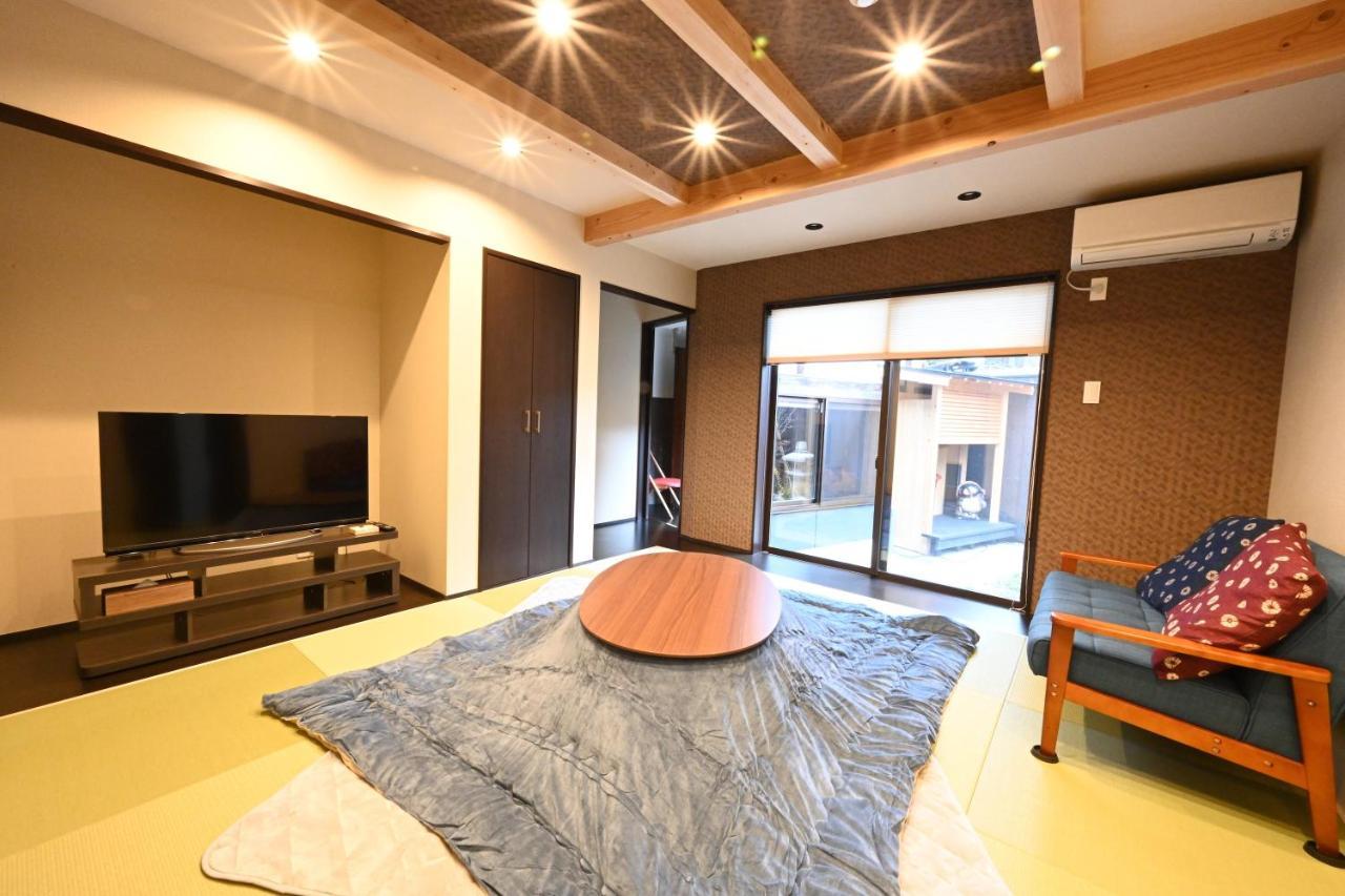 Manabi-Stay Takayama モダンな蔵ダイニングと半露天風呂付き古民家一棟貸切ホテル エクステリア 写真