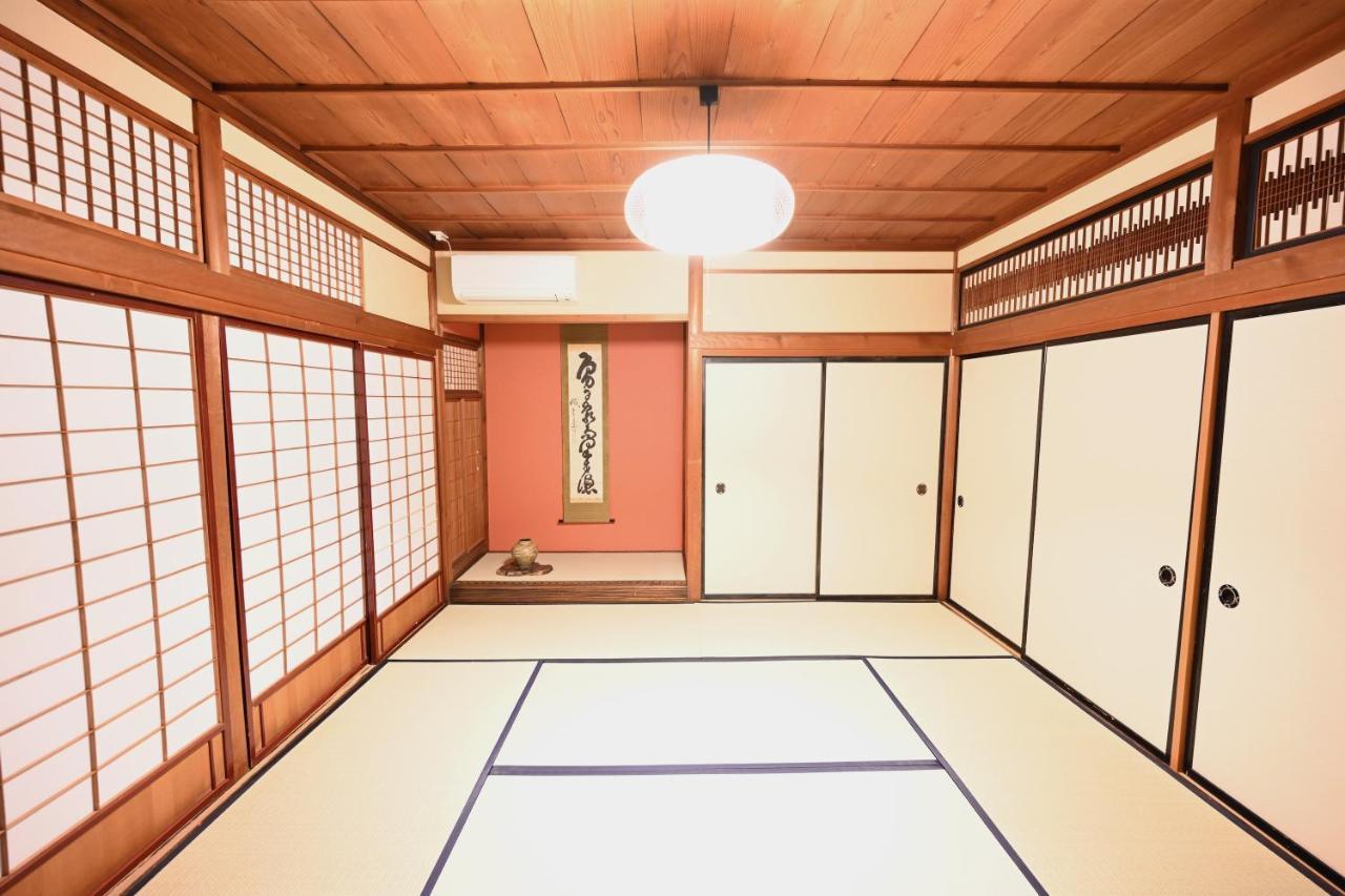 Manabi-Stay Takayama モダンな蔵ダイニングと半露天風呂付き古民家一棟貸切ホテル エクステリア 写真