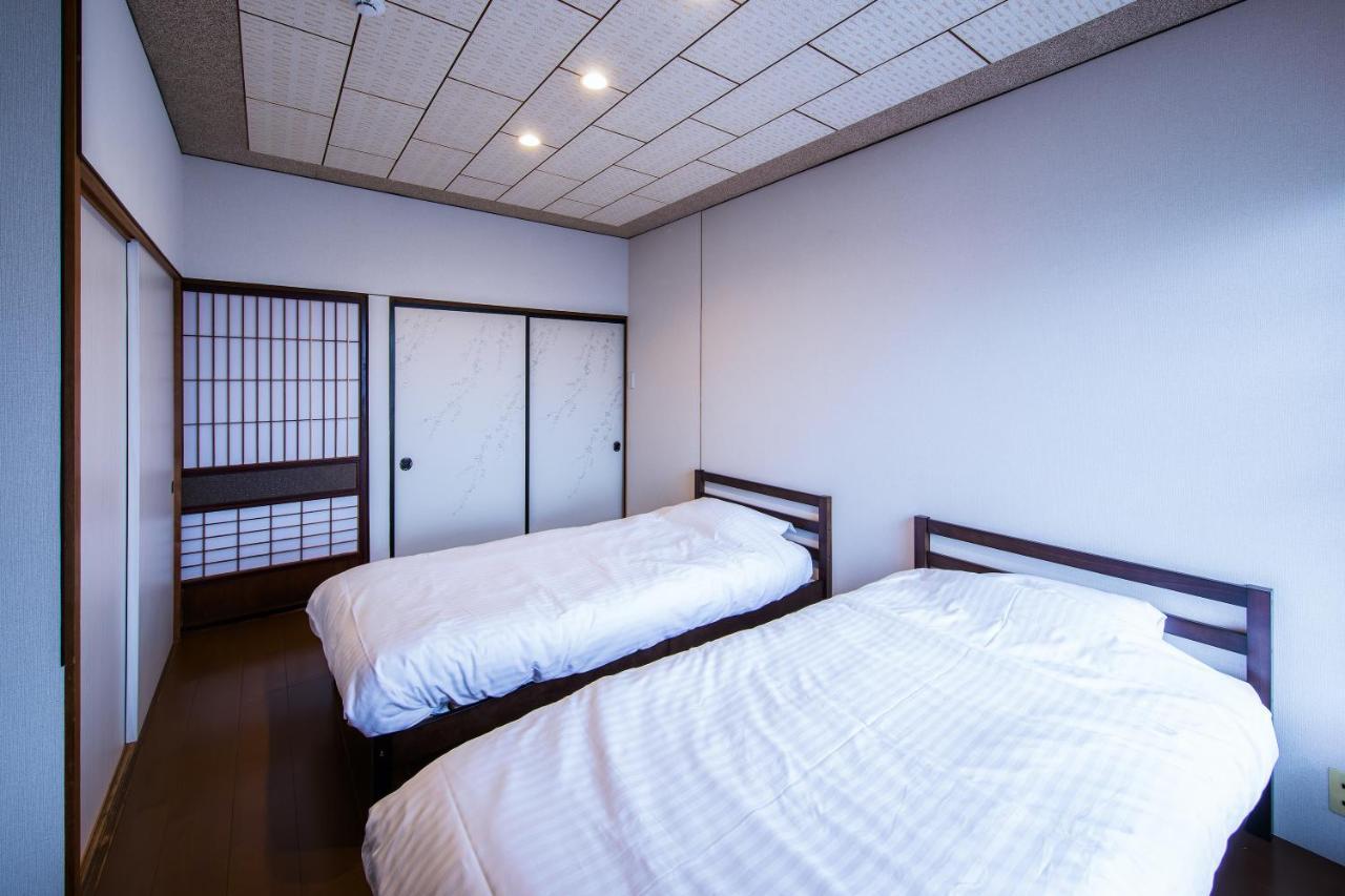 Manabi-Stay Takayama モダンな蔵ダイニングと半露天風呂付き古民家一棟貸切ホテル エクステリア 写真